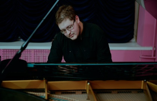 Концерт «Виртуоз ХХI века. Сольный концерт Антона Самсонова» - Bilet.spb.ru