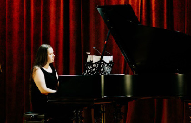 Концерт «Музыкальный поединок при свечах. Орган & Рояль» - Bilet.spb.ru