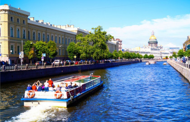 Экскурсия «По Петербургу на теплоходе: каналы, мосты и Большая Нева» в Набережная реки Фонтанки, 71, причал, Санкт-Петербург – Bilet.spb.ru