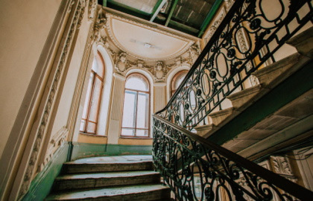 Экскурсия «Питерский vibe: скрытые парадные, дворы-колодцы и коммуналка» в Загородный проспект, д. 2, ст. метро «Владимирская», Санкт-Петербург – Bilet.spb.ru