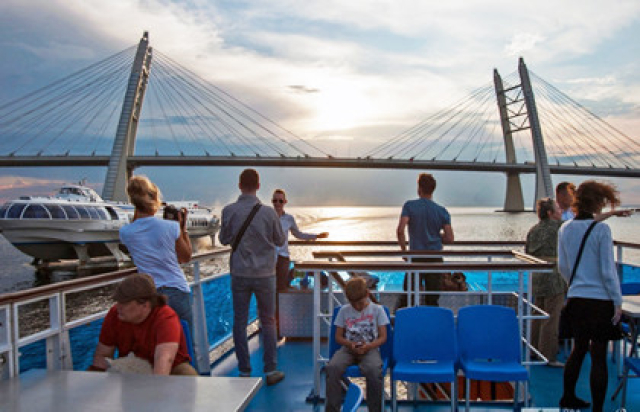 Концерт «Sting & friends (tribute)» в тёплом салоне теплохода на маршруте «Большое Петербургское кольцо» в Музыкальный клуб на теплоходе ROCK HIT NEVA, две палубы - две программы, прогулка по Неве и заливу в тёплом салоне, Санкт-Петербург – Bilet.spb.ru