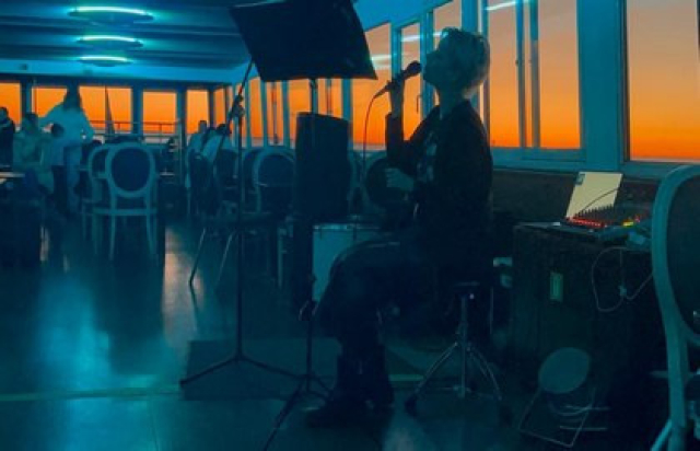 Концерт на закате – золотые часы на Неве и в заливе - 