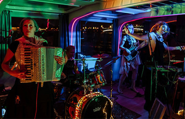 Концерт группы «Ива Нова» «Этно-экстрим на теплоходе» в Теплоход Rock Hit Neva. Английская наб. 28, Санкт-Петербург – Bilet.spb.ru