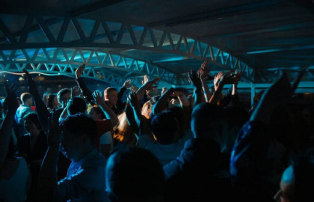 Гидровояж – вечеринки на теплоходе в Причал на Университетской набережной, Санкт-Петербург – Bilet.spb.ru