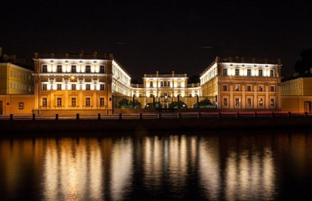 Экскурсия и концерт при свечах «Под музыку Вивальди» - Bilet.spb.ru