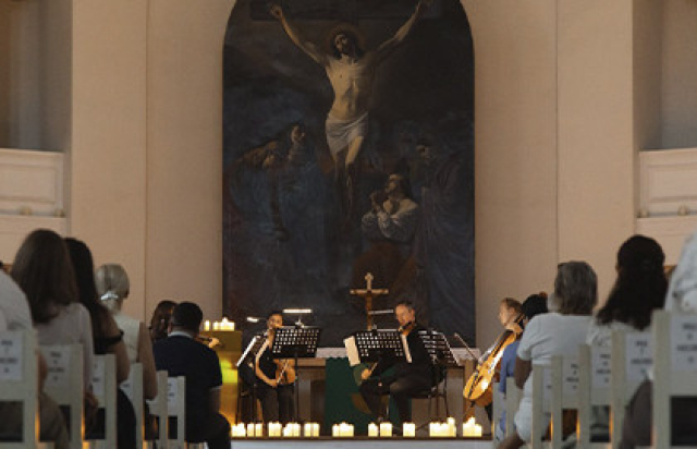 Магия свечей. «Штраус-гала. Летучая мышь, вальсы, польки» в Лютеранская церковь Святых Петра и Павла (Петрикирхе), Санкт-Петербург – Bilet.spb.ru